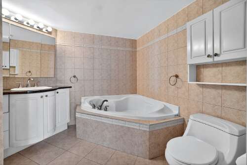 Salle de bains attenante à la CCP