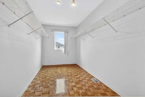Walk-in closet
