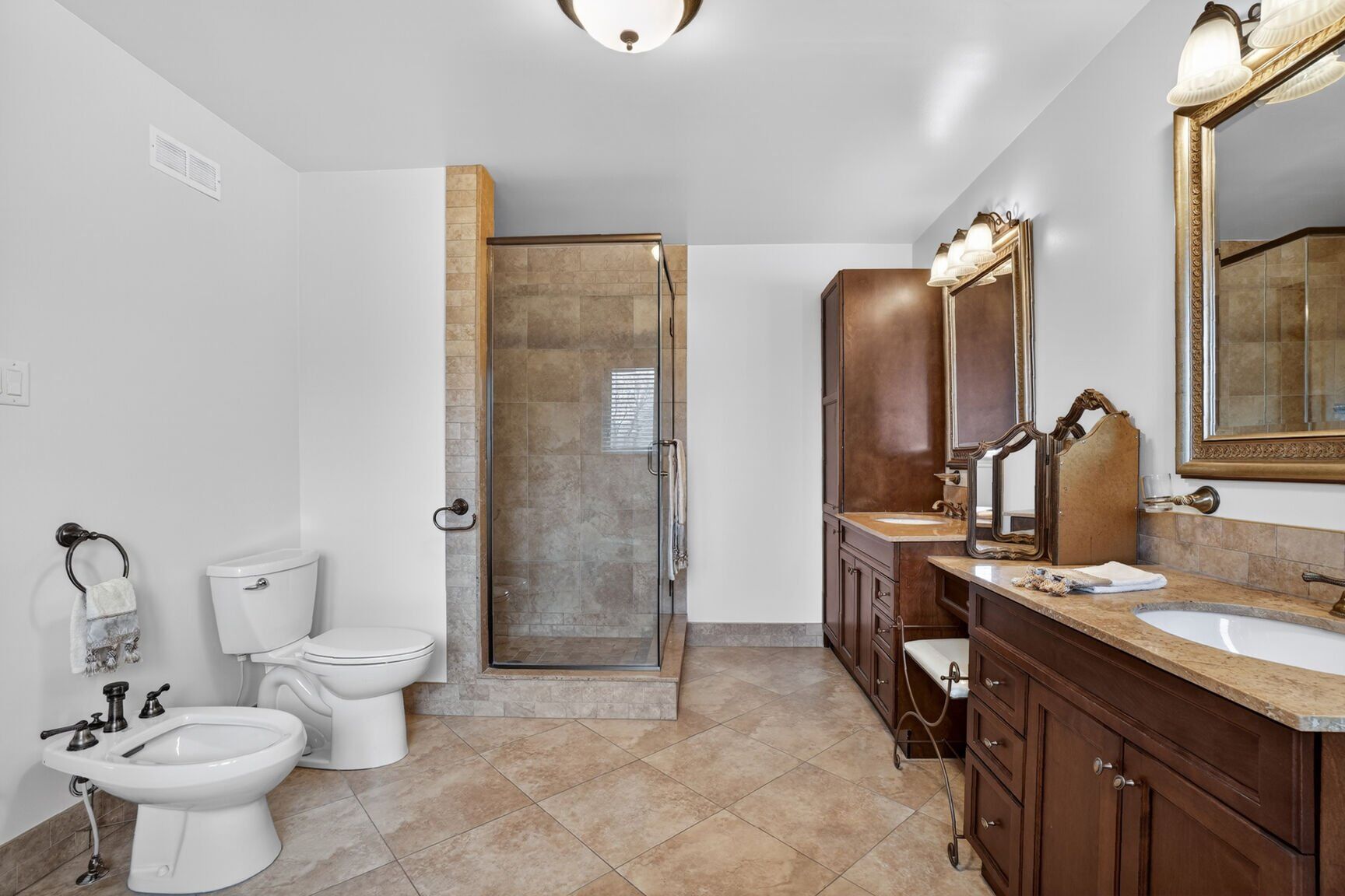 Salle de bains attenante à la CCP