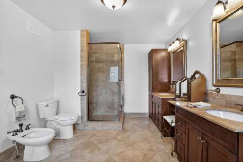 Salle de bains attenante à la CCP