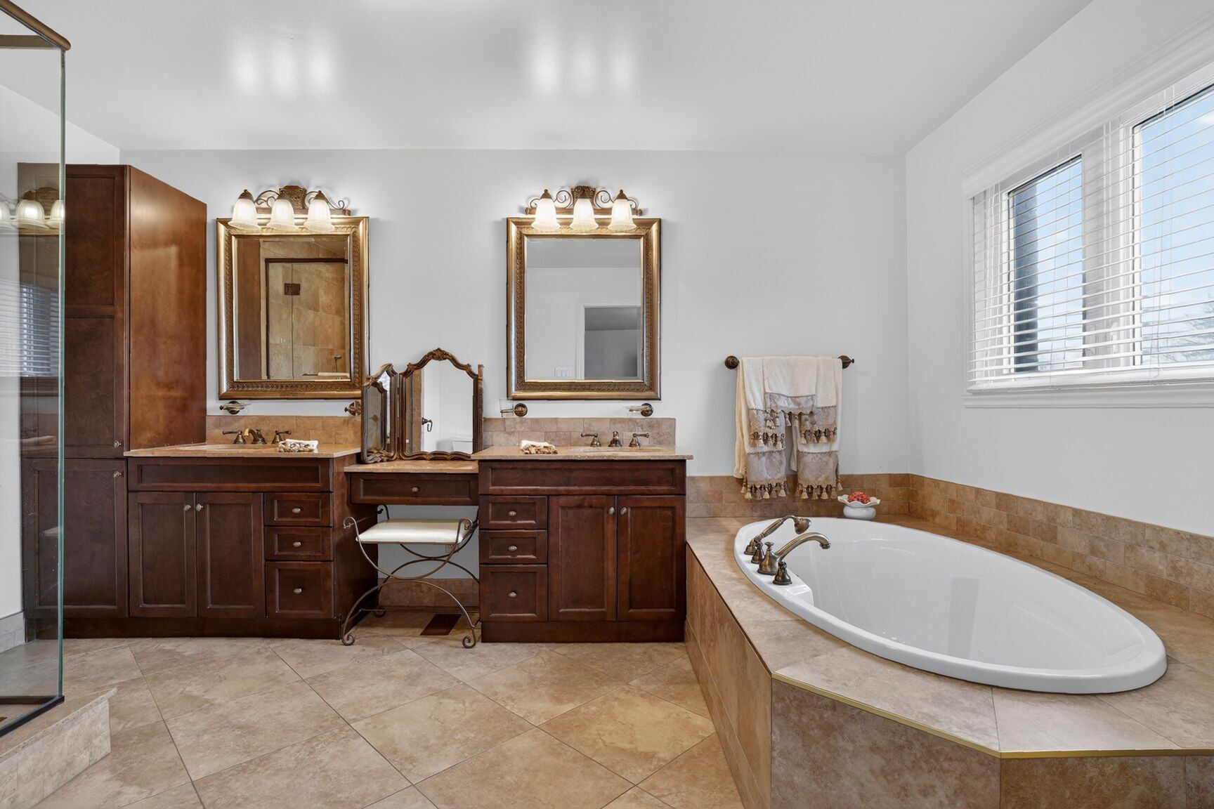 Salle de bains attenante à la CCP