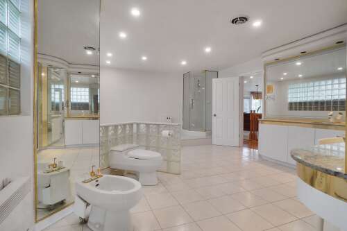 Salle de bains attenante à la CCP