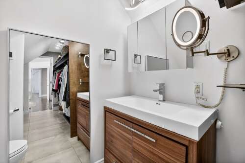 Salle de bains attenante à la CCP