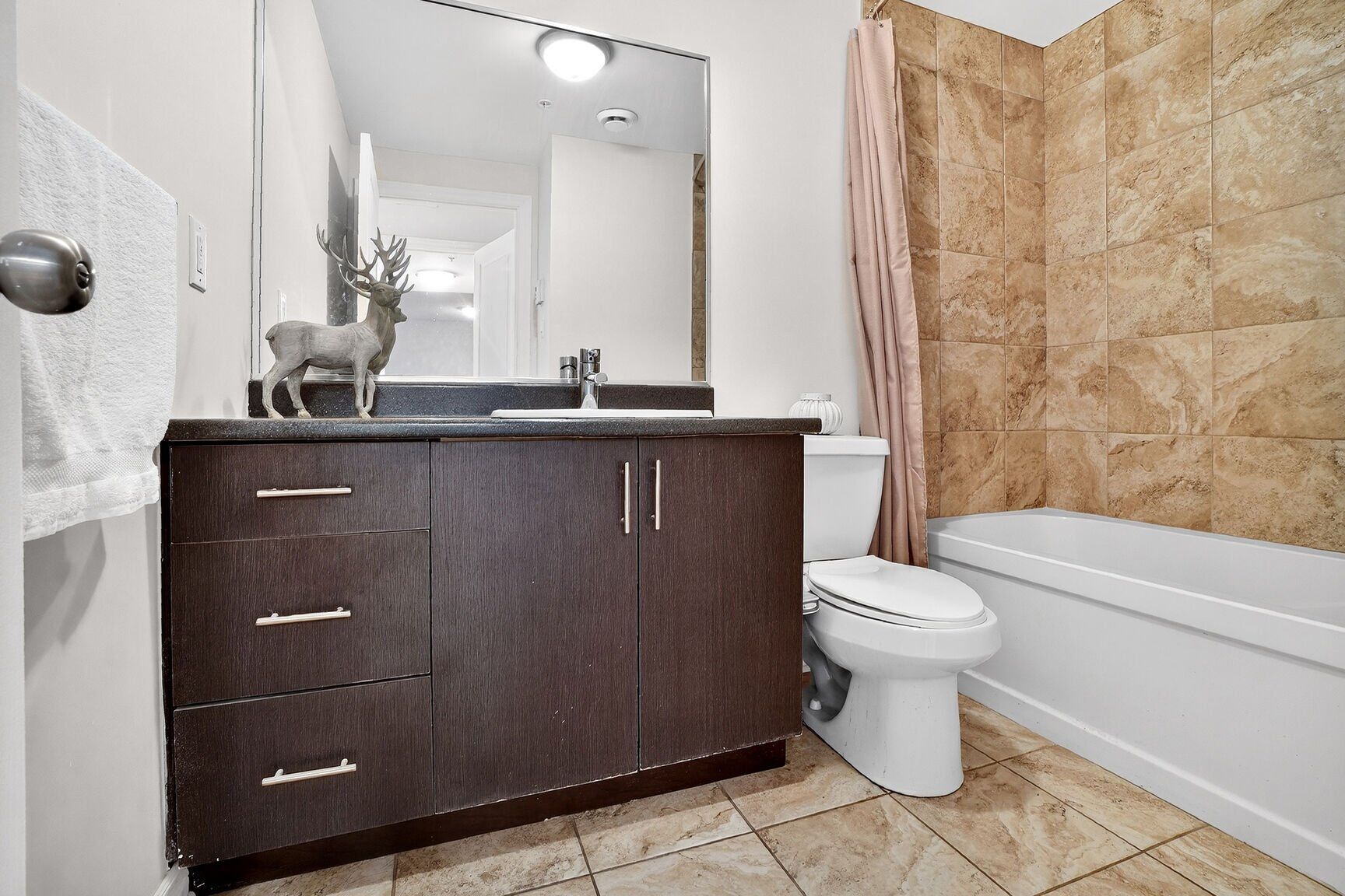 Salle de bains attenante à la CCP