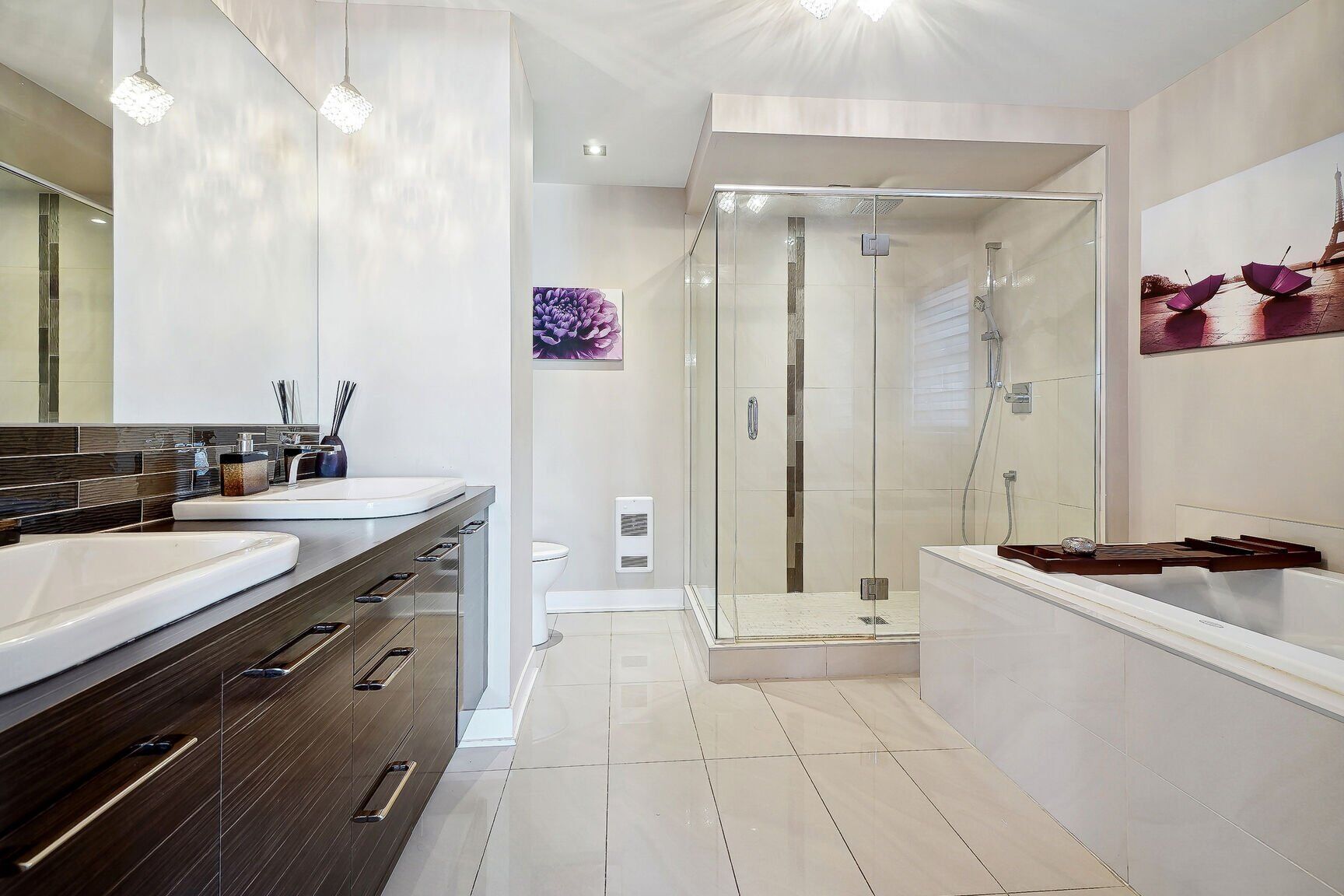 Ensuite bathroom