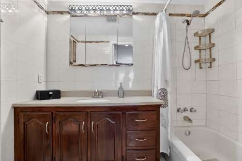 Salle de bains attenante à la CCP