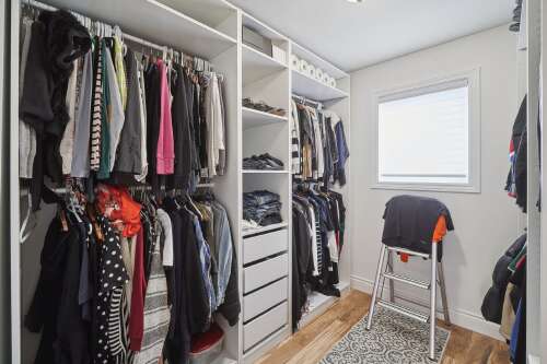 Walk-in closet