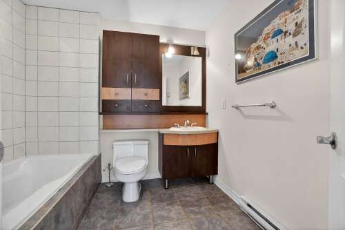 Salle de bains attenante à la CCP