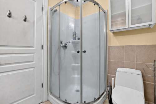 Salle de bains attenante à la CCP