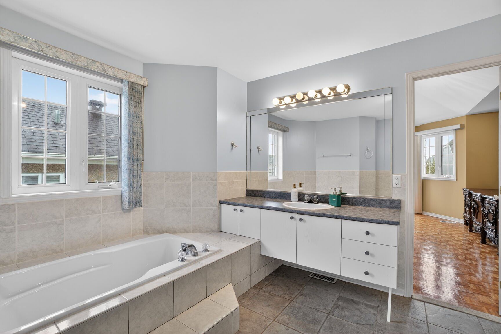 Salle de bains attenante à la CCP