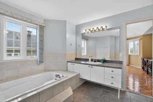 Salle de bains attenante à la CCP