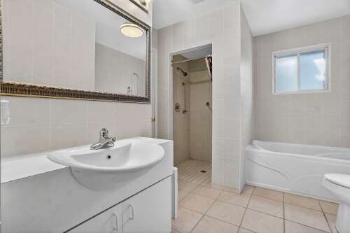 Salle de bains attenante à la CCP